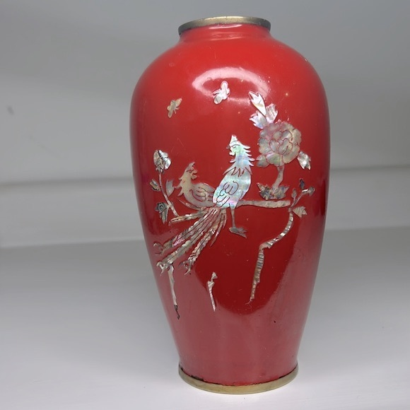 Vintage 🦤 Korean Red Lacquer Brass Vase Mother of Pearl Inlay Phoenix Bird - Picture 16 of 16